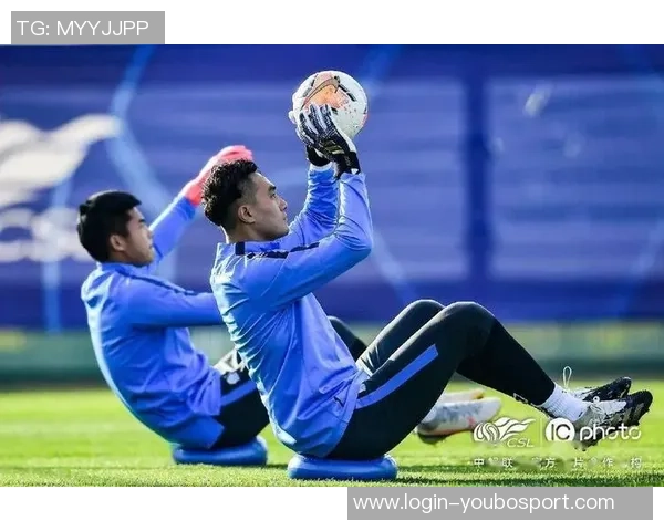 足球康复训练的科学方法与实践技巧助力运动员快速恢复竞技状态